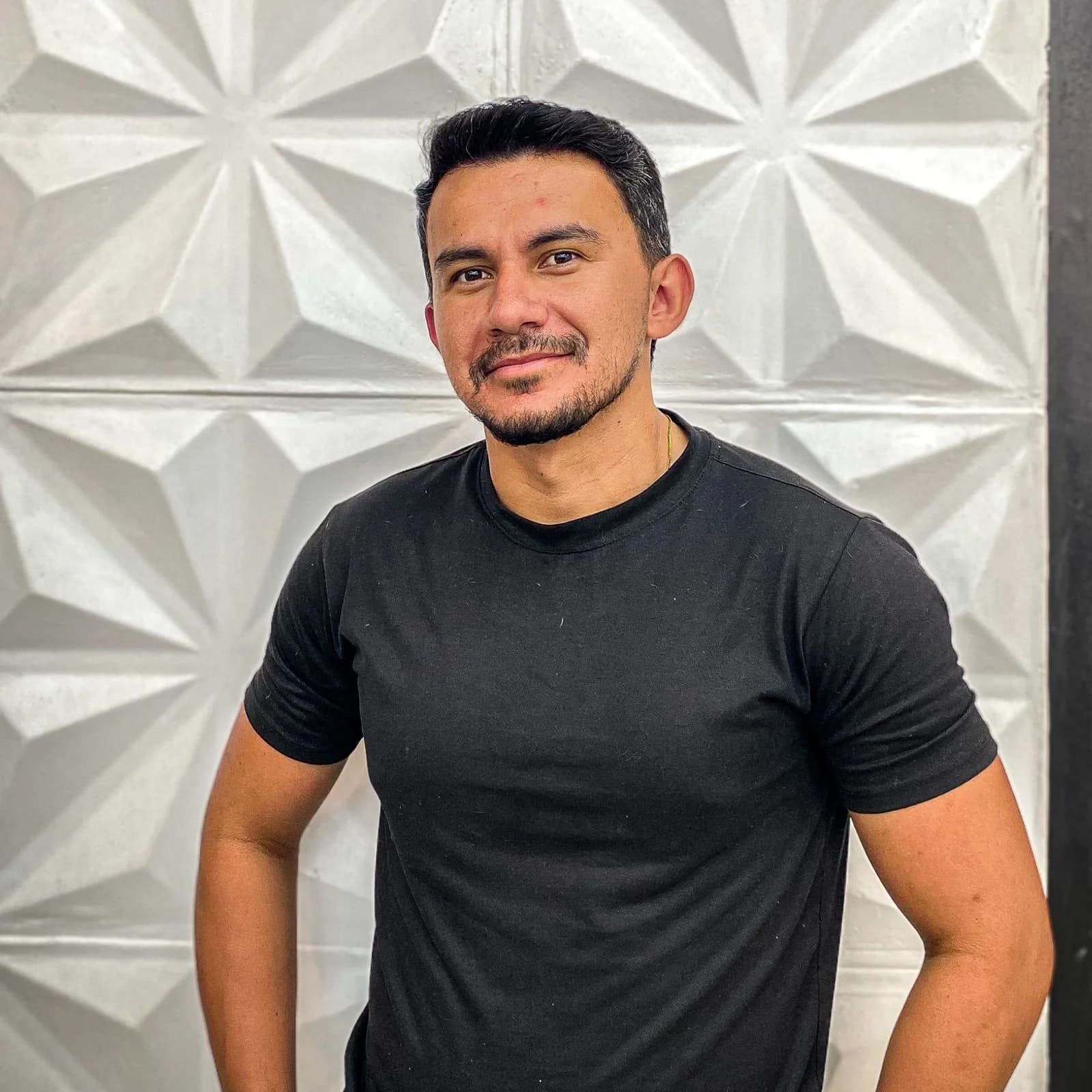Foto oficial do barbeiro Hélio Victor