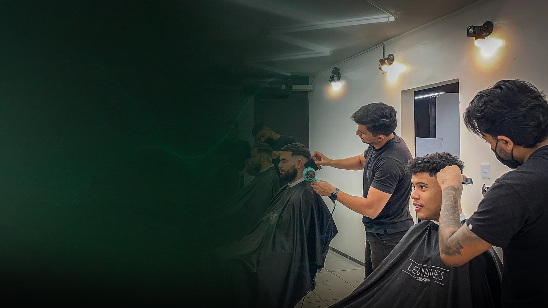 Atendimento premium na Léo Nunes Barbearia